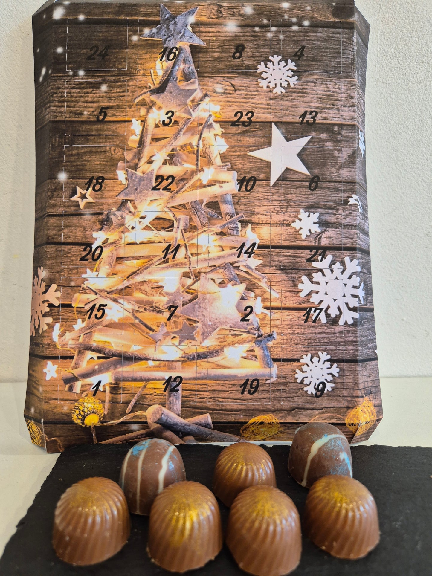 CHOCOLATE ADVENT CALENDAR (PRALINES)